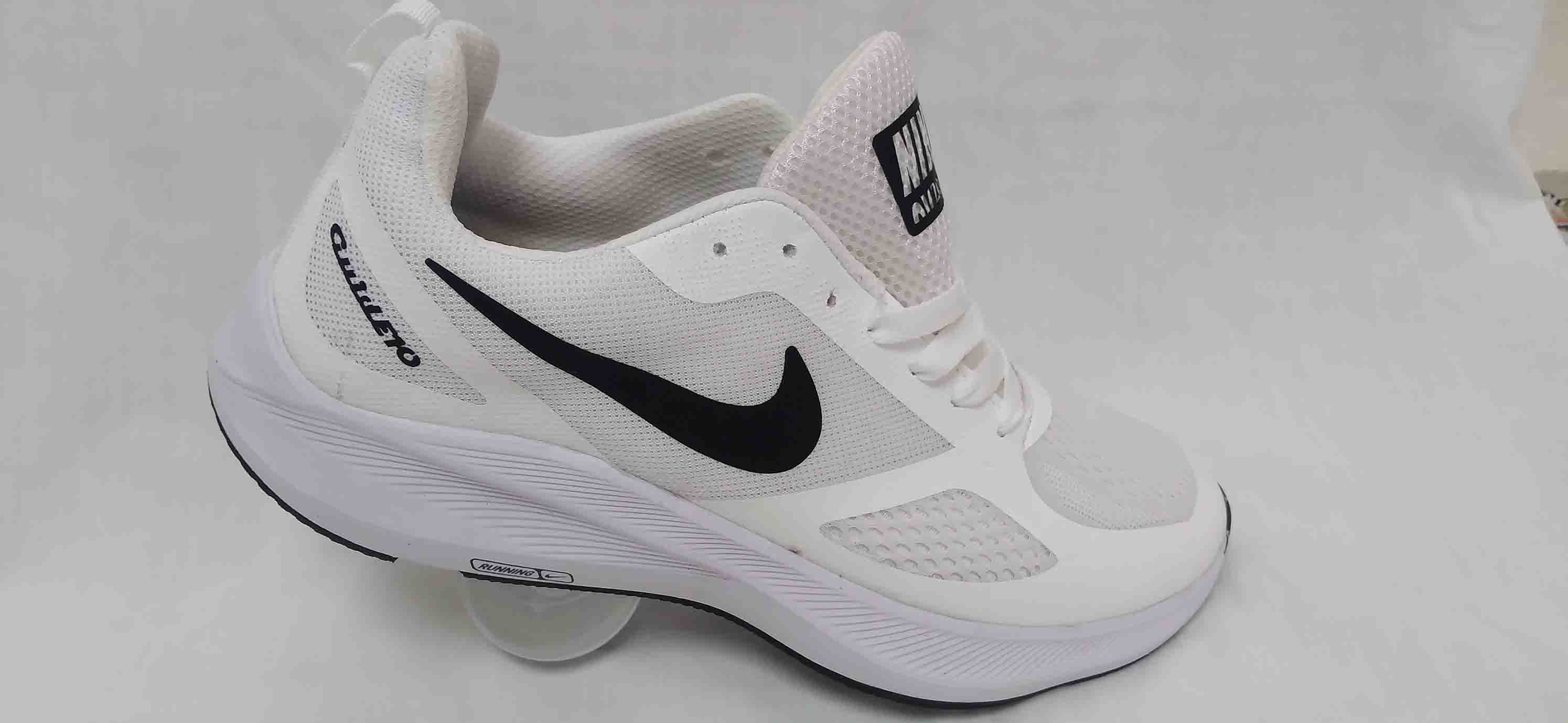 کتونی نایک گاید بزرگ پا رنگ سفید  کد 141